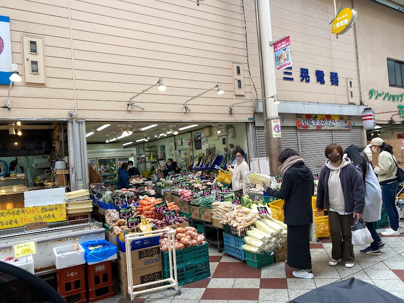 八百屋のまえだ