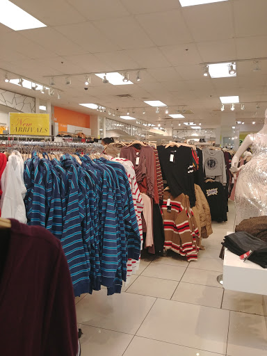 Fashion Accessories Store «Papaya Factory Outlet», reviews and photos, 8200 Vineland Ave # 1240, Orlando, FL 32821, USA