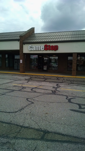GameStop, 396 Howe Ave, Cuyahoga Falls, OH 44221, USA, 