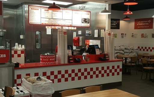 Shopping Mall «Fairfield Shopping Center», reviews and photos, 5322 Lord Dunmore Ct, Virginia Beach, VA 23464, USA