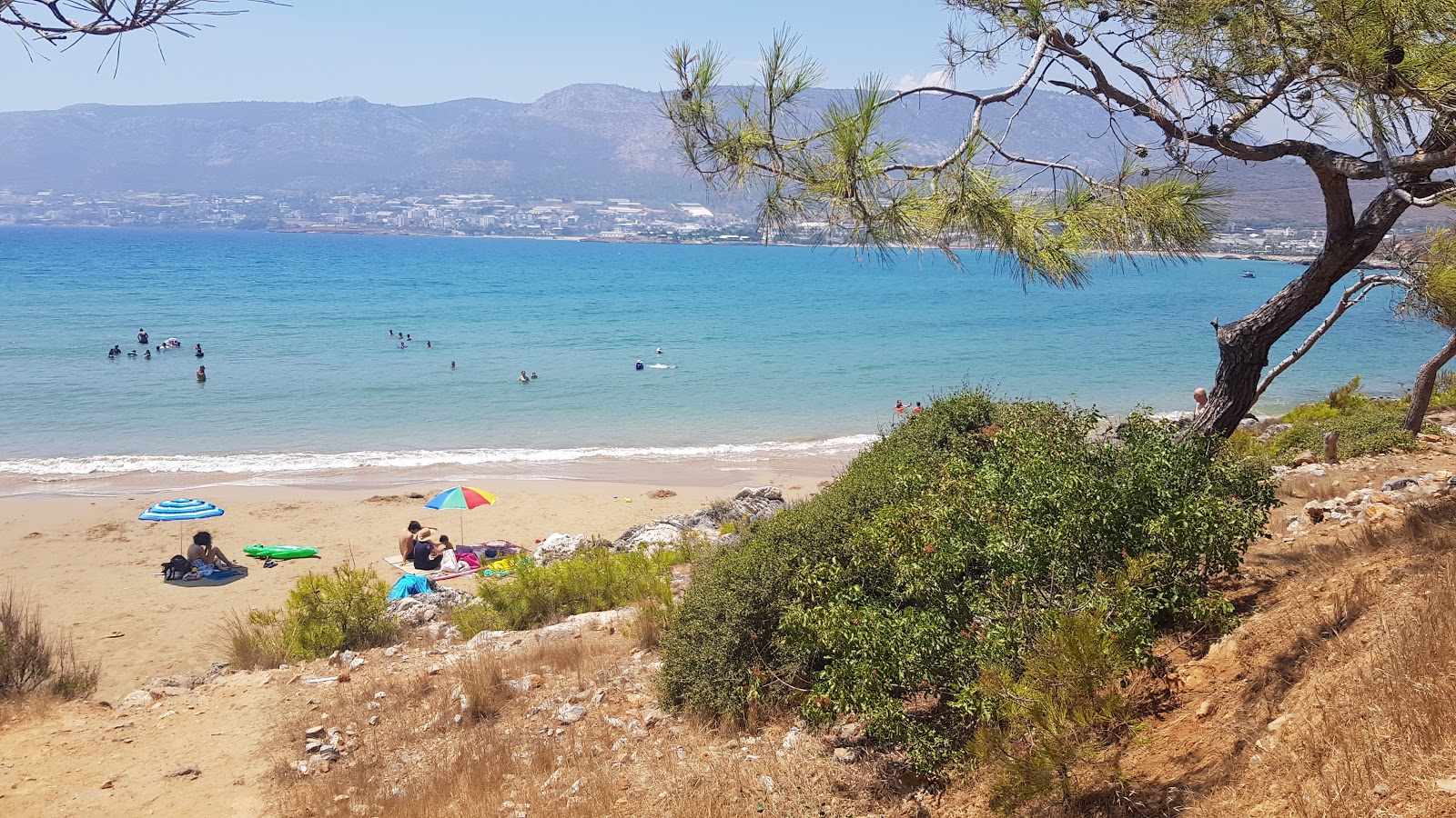 Foto di Incekum beach con una superficie del acqua cristallina