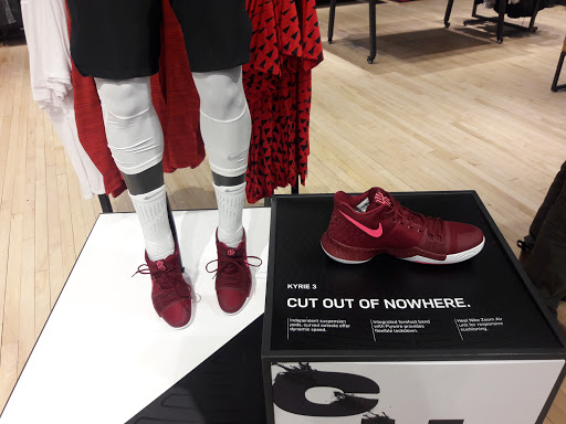 Sporting Goods Store «Nike Seattle», reviews and photos, 1500 6th Ave, Seattle, WA 98101, USA