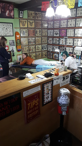 Tattoo Shop «Thrill Vulture Tattooing», reviews and photos, 39 E College Ave, Westerville, OH 43081, USA