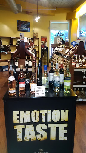 Wine Store «Bijou Wine Shop», reviews and photos, 315 Fairfield Ave, Bridgeport, CT 06604, USA