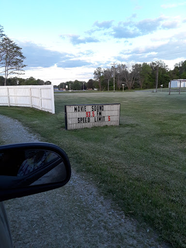 Drive-in Movie Theater «Cinema 67 Drive-in», reviews and photos, 2037 IN-67, Spencer, IN 47460, USA