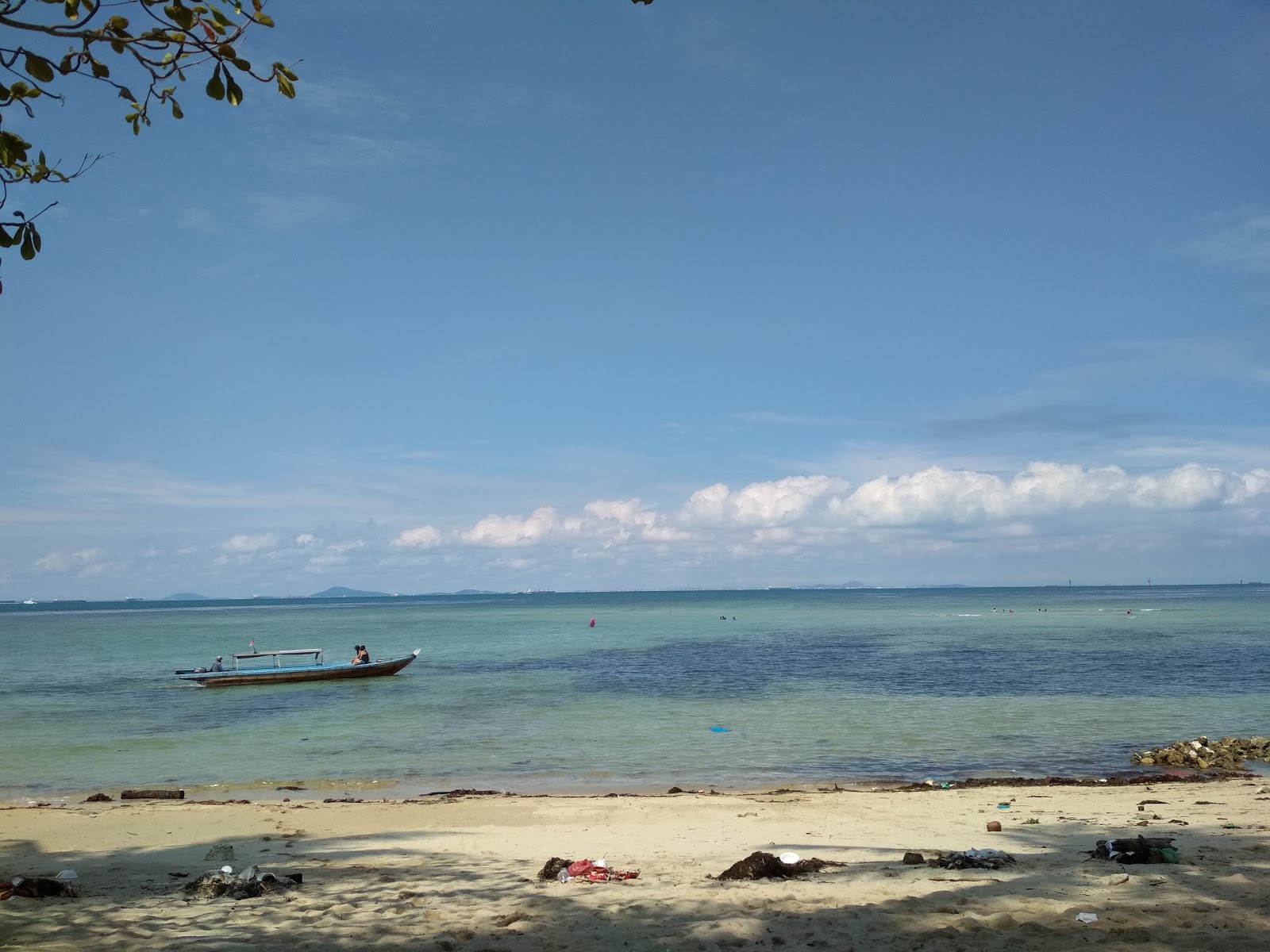 Fotografie cu Nongsa Riau Beach - locul popular printre cunoscătorii de relaxare