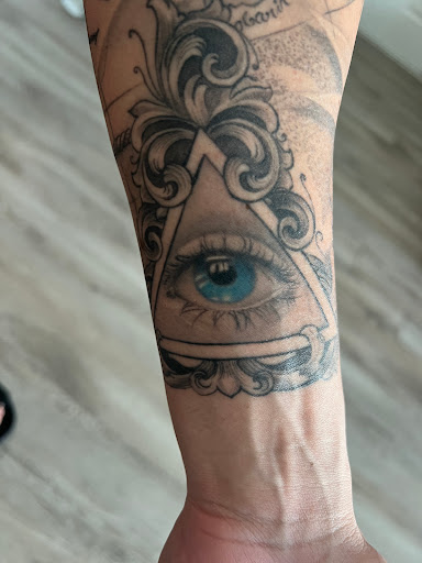 Explore star tattoo ideas for guys, creative tattoo ideas in Naples, available at Secret ink tattoo studio