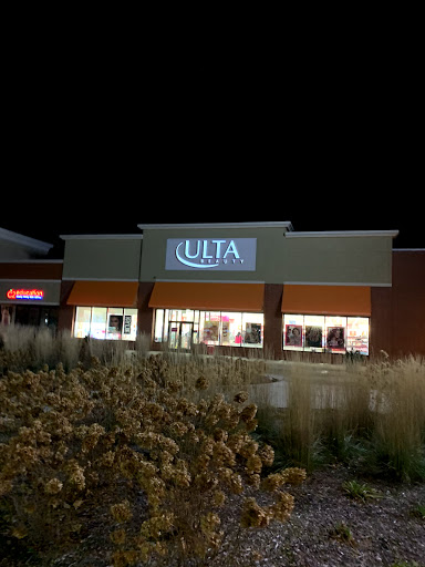 Hair Salon «Ulta Beauty», reviews and photos, 700 N Milwaukee Ave #117, Vernon Hills, IL 60061, USA