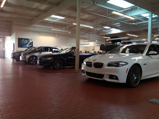 BMW Dealer «Chapman BMW On Camelback», reviews and photos, 830 E Camelback Rd, Phoenix, AZ 85014, USA