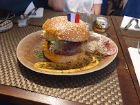 Hamburger du Restaurant La famille & cie à Paris - n°6