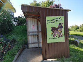 Milchautomat / Milk Station