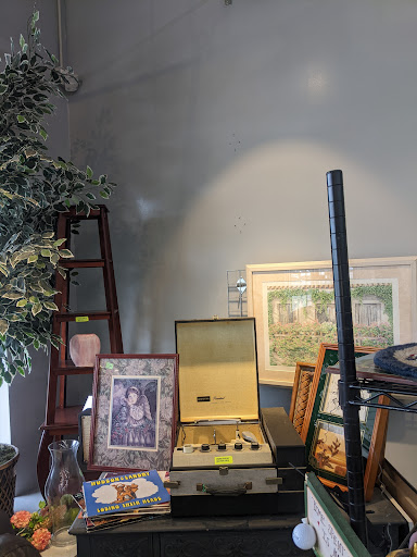 Thrift Store «St. Vincent de Paul Orland Park Thrift Store», reviews and photos, 7010 W 159th St, Orland Park, IL 60462, USA