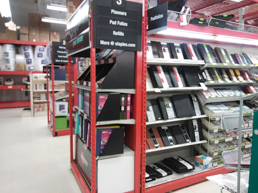 Office Supply Store «Staples», reviews and photos, 23131 Michigan Ave, Dearborn, MI 48124, USA