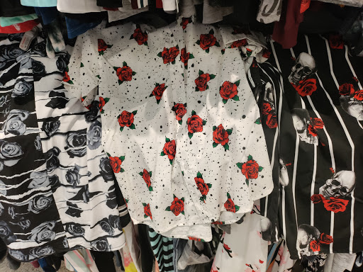 Clothing Store «Ross Dress for Less», reviews and photos, 13750 Riverside Dr, Sherman Oaks, CA 91423, USA