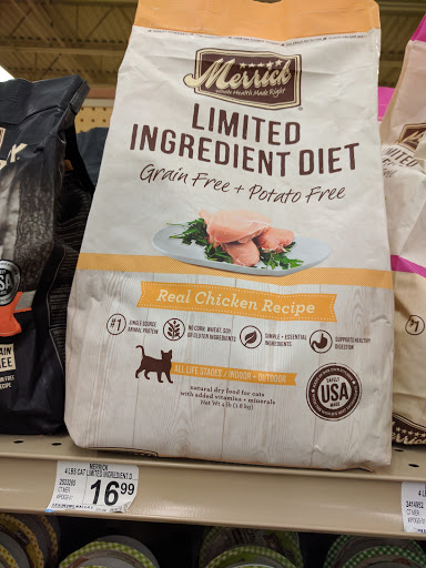 Pet Supply Store «Petco Animal Supplies», reviews and photos, 240 Upland Square Dr, Stowe, PA 19464, USA