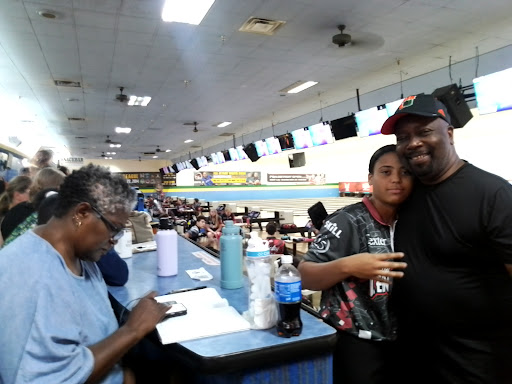 Bowling Alley «Thunderbowl Lanes», reviews and photos, 4200 Allen Rd, Allen Park, MI 48101, USA