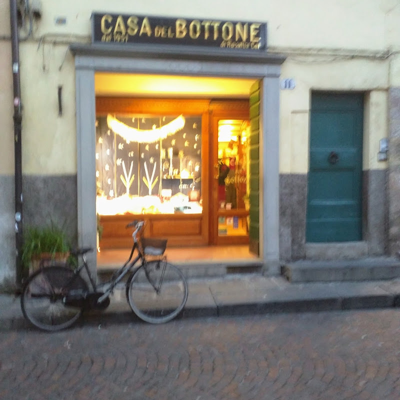 Merceria Casa del Bottone Lucca