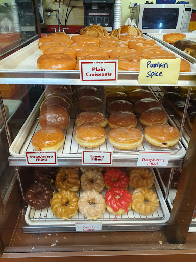 Dessert Shop «Gilroy Donut House», reviews and photos, 703 1st St, Gilroy, CA 95020, USA