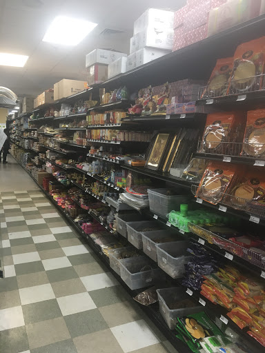 Grocery Store «INDU INDIAN GROCERY STORE (INDU CONVENIENT STORE)», reviews and photos, 4925 W Market St #1104, Greensboro, NC 27407, USA