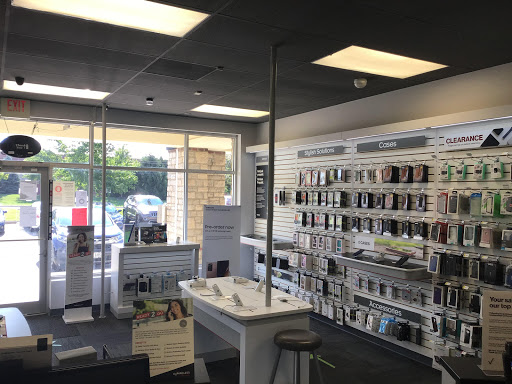 Cell Phone Store «GoWireless Verizon Authorized Retailer», reviews and photos, 1253 N Hamilton Rd, Gahanna, OH 43230, USA