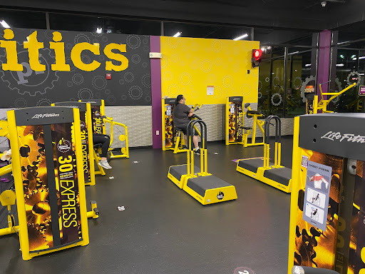 Gym «Planet Fitness», reviews and photos, 1020 Revere Beach Pkwy, Chelsea, MA 02150, USA