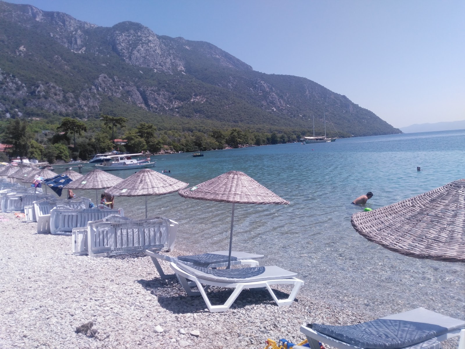 Photo de Iste Bu beach situé dans une zone naturelle