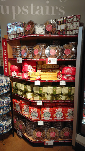 Gourmet Grocery Store «Metropolitan Market», reviews and photos, 2320 42nd Ave SW, Seattle, WA 98116, USA