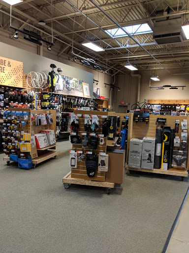 Camping Store «REI», reviews and photos, 970 W Eisenhower Pkwy, Ann Arbor, MI 48103, USA