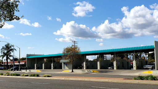 Lincoln West Car Wash en Anaheim