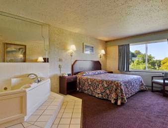 Hotel «Howard Johnson Closest to the Falls and Casino», reviews and photos, 454 Main St, Niagara Falls, NY 14301, USA