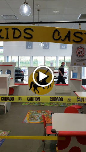 Car Dealer «Summit Place Kia», reviews and photos, 2200 Elizabeth Lake Rd, Waterford Twp, MI 48328, USA