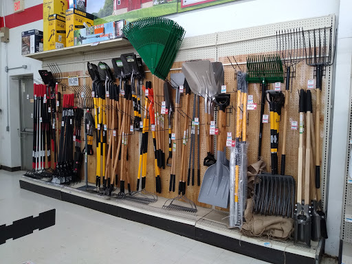 Home Improvement Store «Tractor Supply Co.», reviews and photos, 2385 E Market St, Harrisonburg, VA 22801, USA