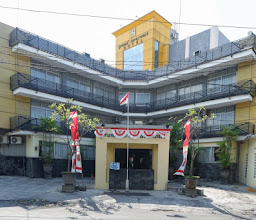 RedDoorz Plus @ Singosari Raya photo