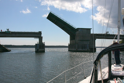 Lennox Passage Bridge