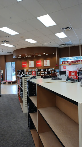 Shoe Store «Famous Footwear», reviews and photos, 2018 S Commons, Federal Way, WA 98003, USA