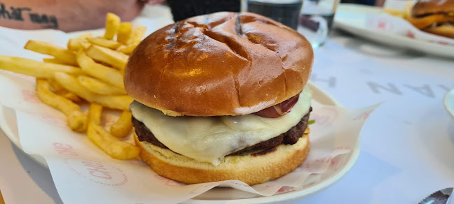 Σχόλια και κριτικές για το CORINTHIAN HOUSE GRILL