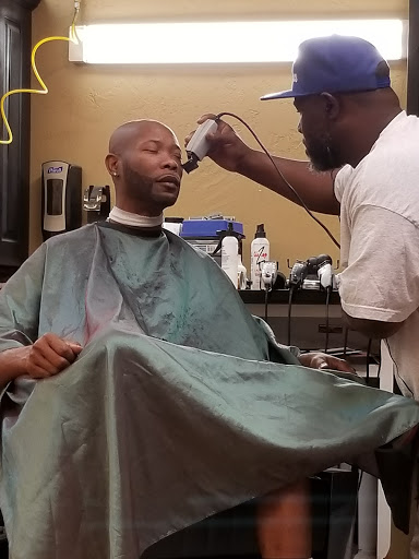 Barber Shop «cutties barber shop», reviews and photos, 1636 E Southern Ave, Phoenix, AZ 85040, USA