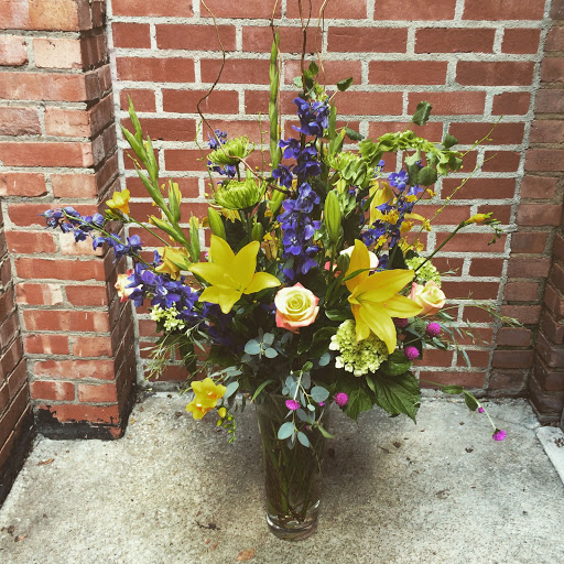 Florist «Crestwood Flowers», reviews and photos, 331 E 55th St, Kansas City, MO 64113, USA