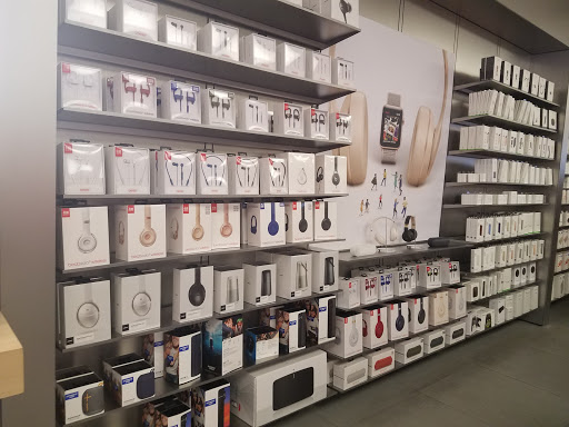 Computer Store «Apple Main Place», reviews and photos, 120 W Jefferson Ave, Naperville, IL 60540, USA