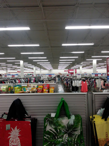 Clothing Store «Burlington Coat Factory», reviews and photos, 1965 N Pebble Creek Pkwy, Goodyear, AZ 85395, USA