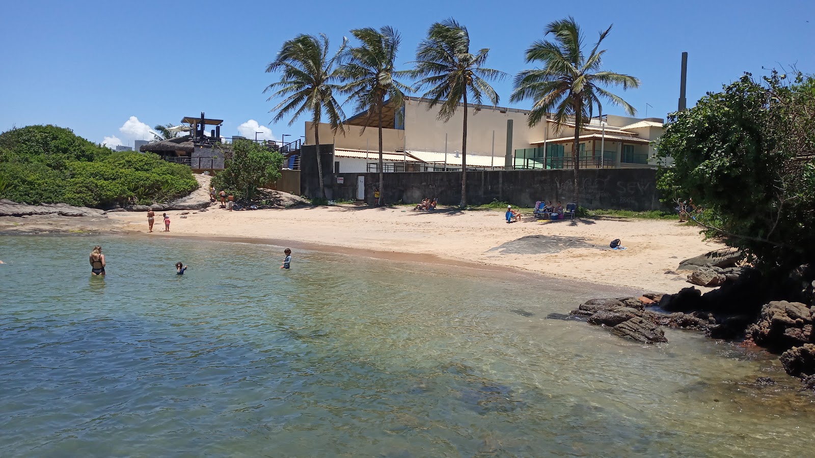 Foto di Praia dos Bairristas con una superficie del sabbia beige