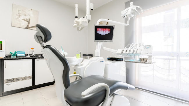 Clínica Dentária de Paredes