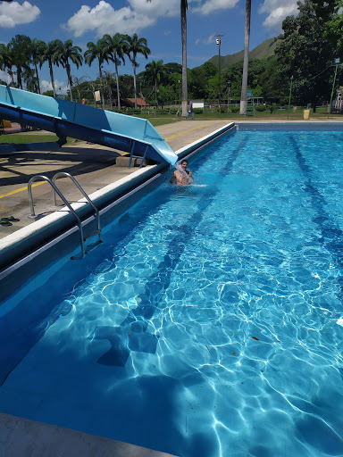 Planes para pasar el dia en la piscina en Maracay
