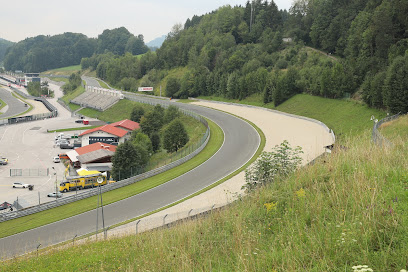 Naturtribüne Zuschauer für Rennveranstaltungen am Salzburgring