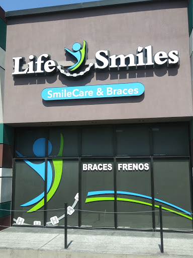 Life Smiles - Dr.A