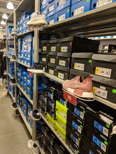 Shopping Mall «Charlotte Premium Outlets», reviews and photos, 5404 New Fashion Way, Charlotte, NC 28278, USA