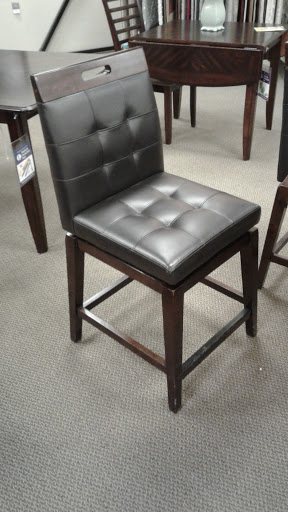 Furniture Store «Raymour & Flanigan Furniture and Mattress Store», reviews and photos, 95 Sunrise Hwy, Patchogue, NY 11772, USA