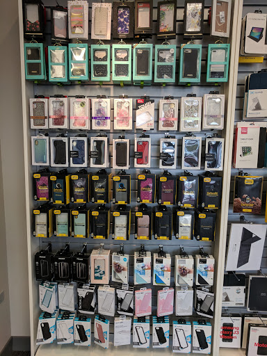 Cell Phone Store «Verizon», reviews and photos, 111 E Ogden Ave #105, Naperville, IL 60563, USA