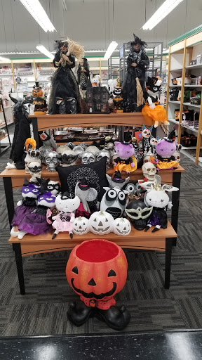 Department Store «T.J. Maxx», reviews and photos, 4800 Everhard Rd NW, Canton, OH 44718, USA