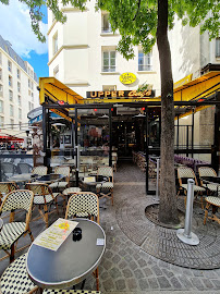 Atmosphère du Restaurant américain Upper Café Les Halles à Paris - n°20